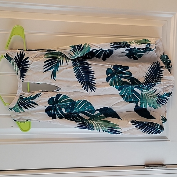 Old Navy tank top - Picture 4 of 4